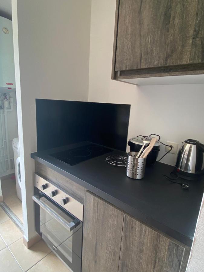 Appartement F2 Avec Piscine Saint-Andre Bagian luar foto